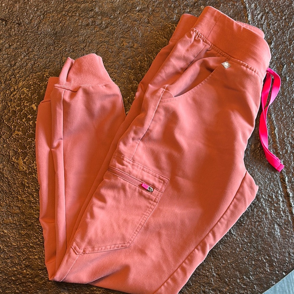Women’s Figs Joggers